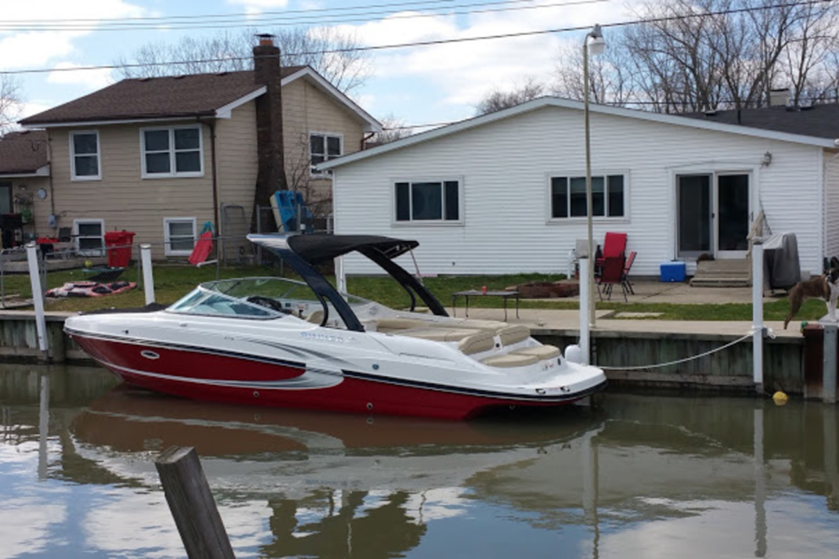 2015 Rinker 276 captiva in Chesterfield Twp, MI